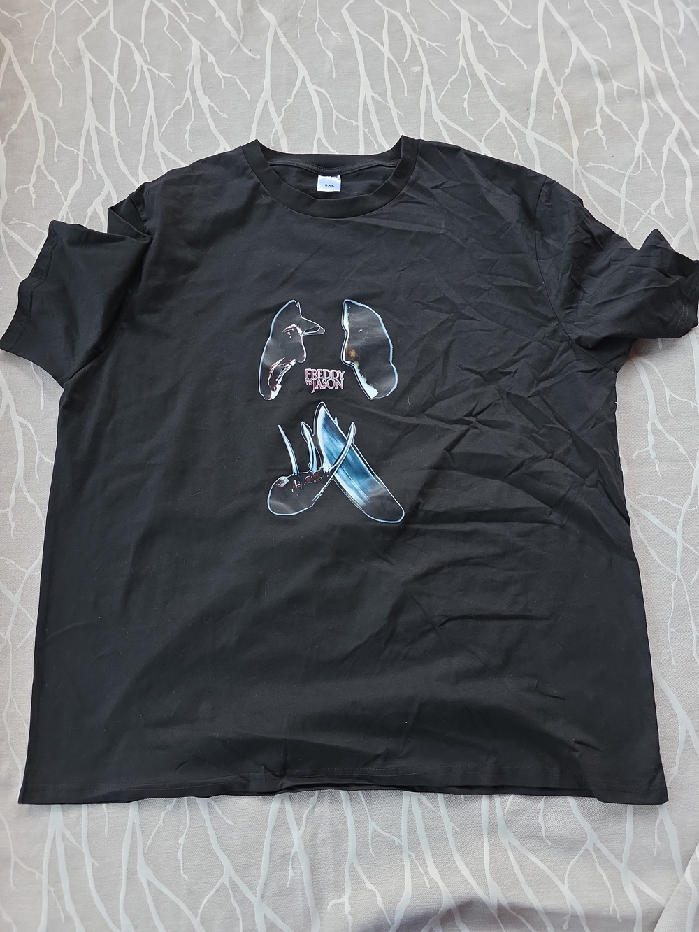 Source Unknown Black Short Sleeve Graphic Tee with Blue Accent
